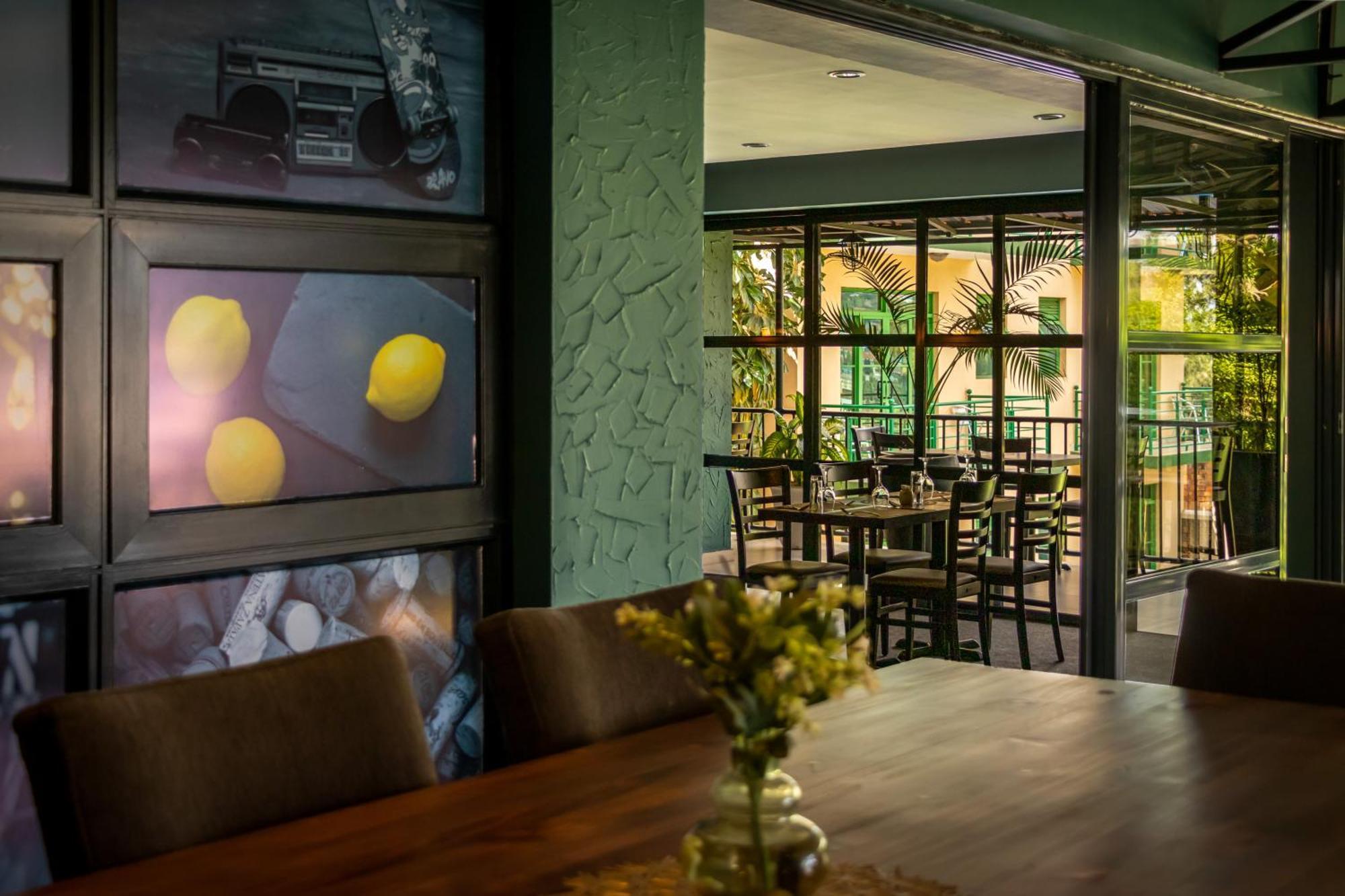 Highlands Suites Hotel And Apartments Kigali Esterno foto