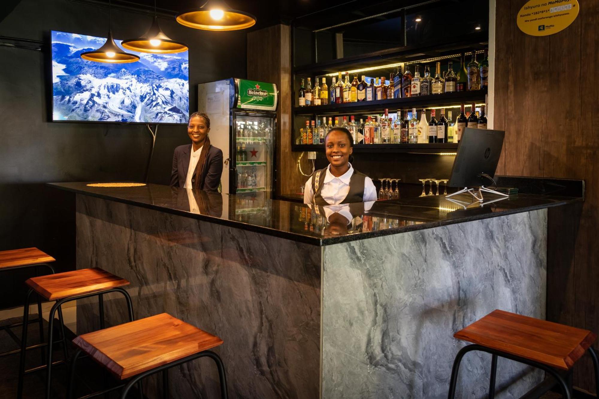 Highlands Suites Hotel And Apartments Kigali Esterno foto